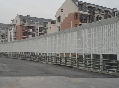 <a href=http://www.chekf.cn/news_article?news_id=110>隔音屏障</a>