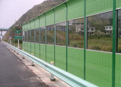 <a href=http://www.chekf.cn/news_article.html?news_id=111>高速聲屏障</a>