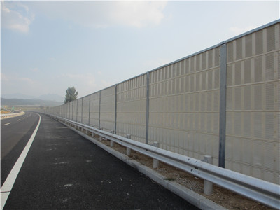 <a href=http://www.chekf.cn/news_article?news_id=123>隔聲屏障</a>