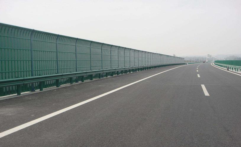 <a href=http://www.chekf.cn/news_article?news_id=140>高速公路聲屏障</a>