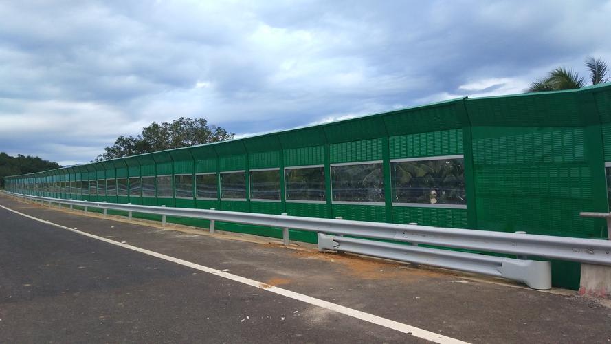 <a href=http://www.chekf.cn/news_article?news_id=144>天津道路聲屏障</a>