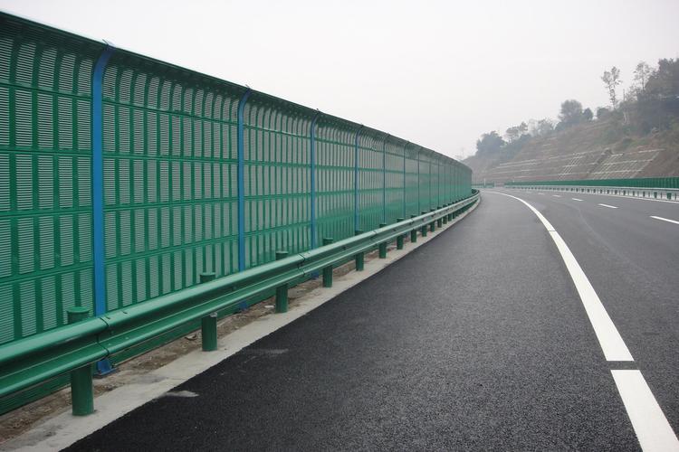 <a href=http://www.chekf.cn/news_article?news_id=145>高速公路聲屏障廠家</a>